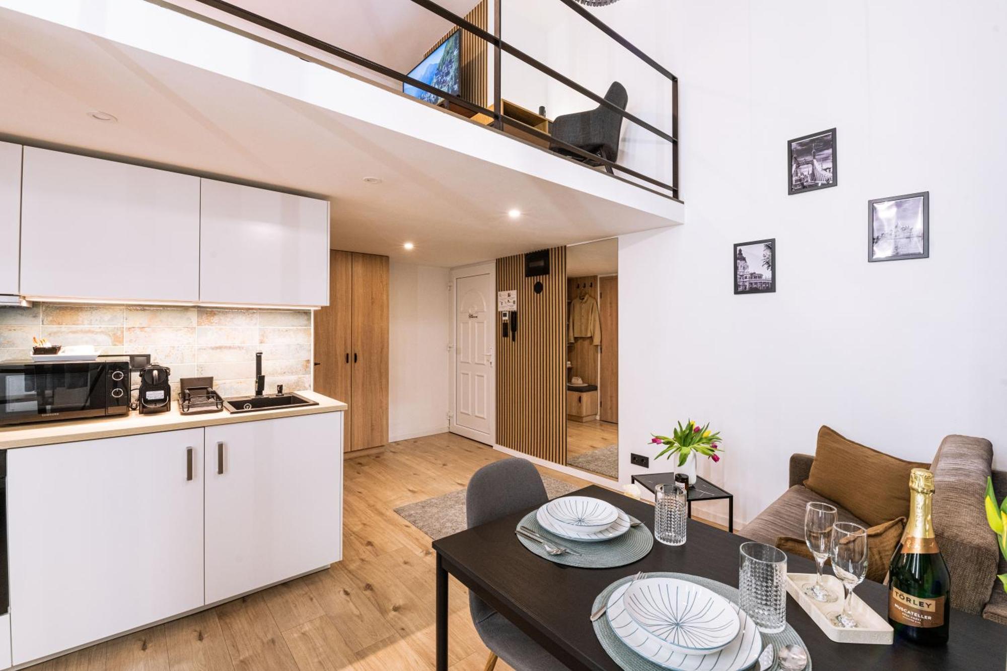 Kalvin Apartments, Budapest